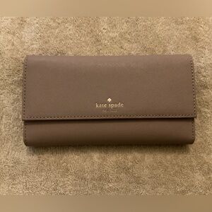EUC Kate Spade New York Saffiano Leather iPhone Folio Wallet